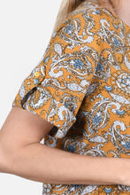 Cargar imagen en el visor de la galería, Blusa Saldibar Mostaza
