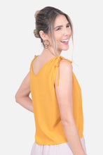 Cargar imagen en el visor de la galería, Blusa Mila Mostaza
