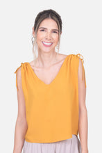 Cargar imagen en el visor de la galería, Blusa Mila Mostaza
