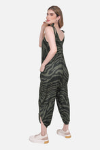 Cargar imagen en el visor de la galería, Vestido Elionora Verde Militar
