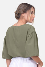 Cargar imagen en el visor de la galería, Blusa Celeste Verde Militar
