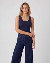 Cargar imagen en el visor de la galería, Blusa Ariel Azul Navy
