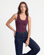 Cargar imagen en el visor de la galería, Blusa Ariel Vino
