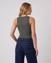 Cargar imagen en el visor de la galería, Blusa Ariel Oliva
