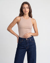 Cargar imagen en el visor de la galería, Blusa Tiana Camel
