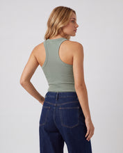 Cargar imagen en el visor de la galería, Blusa Tiana Verde Pistacho
