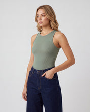 Cargar imagen en el visor de la galería, Blusa Mila Verde Pistacho
