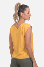 Cargar imagen en el visor de la galería, Blusa Paula Mostaza
