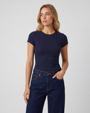 Cargar imagen en el visor de la galería, Blusa Moana Azul Navy
