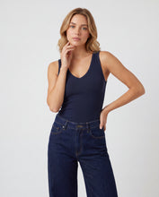 Cargar imagen en el visor de la galería, Blusa Iris Azul Navy
