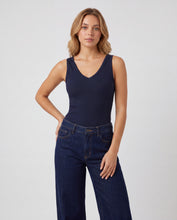 Cargar imagen en el visor de la galería, Blusa Iris Azul Navy

