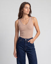 Cargar imagen en el visor de la galería, Blusa Iris Camel
