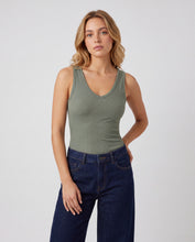 Cargar imagen en el visor de la galería, Blusa Iris Verde Pistacho
