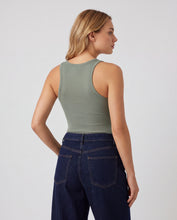 Cargar imagen en el visor de la galería, Blusa Iris Verde Pistacho

