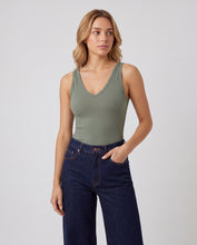 Cargar imagen en el visor de la galería, Blusa Iris Verde Pistacho
