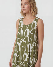 Cargar imagen en el visor de la galería, Vestido Greicy Verde Militar
