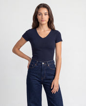 Cargar imagen en el visor de la galería, Blusa Moon Azul Navy

