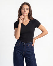 Cargar imagen en el visor de la galería, Blusa Moon Negra
