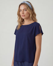 Cargar imagen en el visor de la galería, Blusa Larisa Azul Navy
