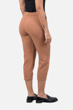 Cargar imagen en el visor de la galería, Pantalon Cefeo Camel

