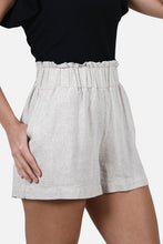 Cargar imagen en el visor de la galería, Short Nogal Beige
