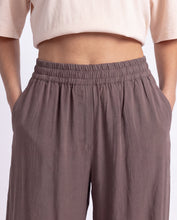 Cargar imagen en el visor de la galería, Pantalon Malak - Cafe
