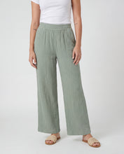 Cargar imagen en el visor de la galería, Pantalon Monaco Verde Claro
